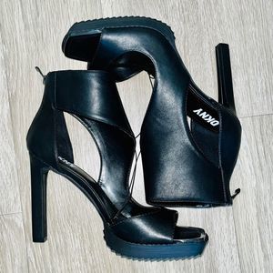 DKNY Black Faux-Leather Stiletto Heel Sandals Ankle Strap Women's Size 9.5